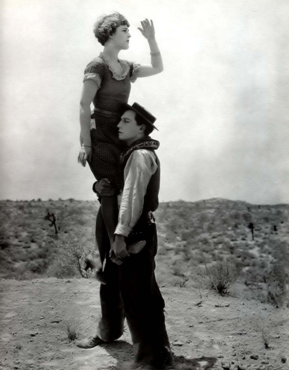(via fuckyeahbusterkeaton)