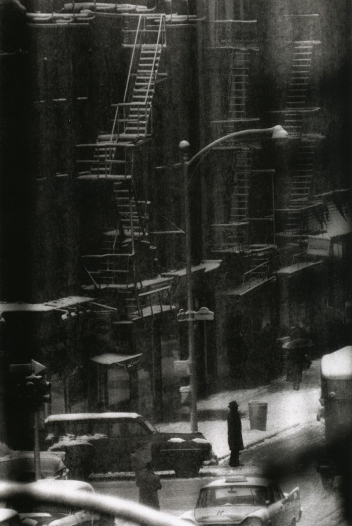 liquidnight:
“W. Eugene Smith
Untitled [snow-covered fire escape with street traffic], 1957-58
From W. Eugene Smith Photographs 1934-1975
”