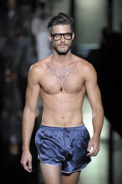 elniapo:  beardslover:  male:  kiske:  Ben Hill for Dolce &amp; Gabbana SS09    