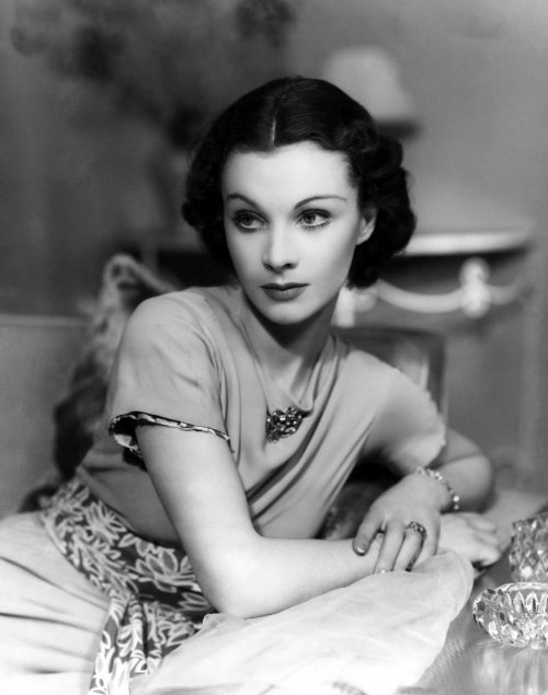 Porn Pics prettyglam:  carmelb:  Vivien Leigh via www.divasthesite.com