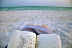 bubbleant:  heartlesshippie:  (via orientaltiger)  There is nothing better in life than this.  I did that while in Mexico. Went to the beach and I would read. Or on days that it was raining hard I would go on the hammock and read with the sound of rain.