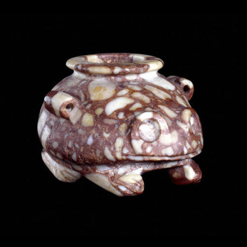 eyeballmansion:ushishir:Egyptian stone vessel in the shape of a frog