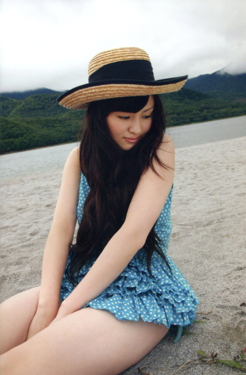 gkojaxmeetsrebloggersuptown: alfortrichmilk: kei1ro: phorbidden: 091230 菅谷梨沙子 - @ mo ma相本 :: 痞客邦 PIX