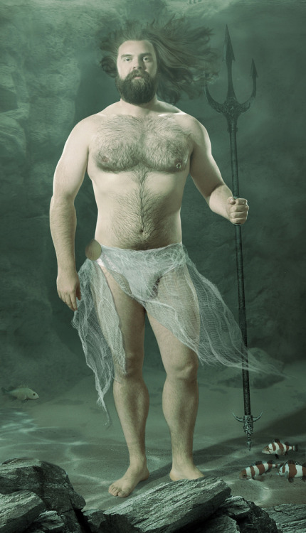 (via cumguzzlediva, furrycreatures)  King Triton can get it y’all.