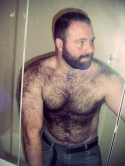 vincentborden:irondeanlamphero:  formerly-designercub:  dashbeard:  hotdamnbears:  (via furrycreatures)  (via )