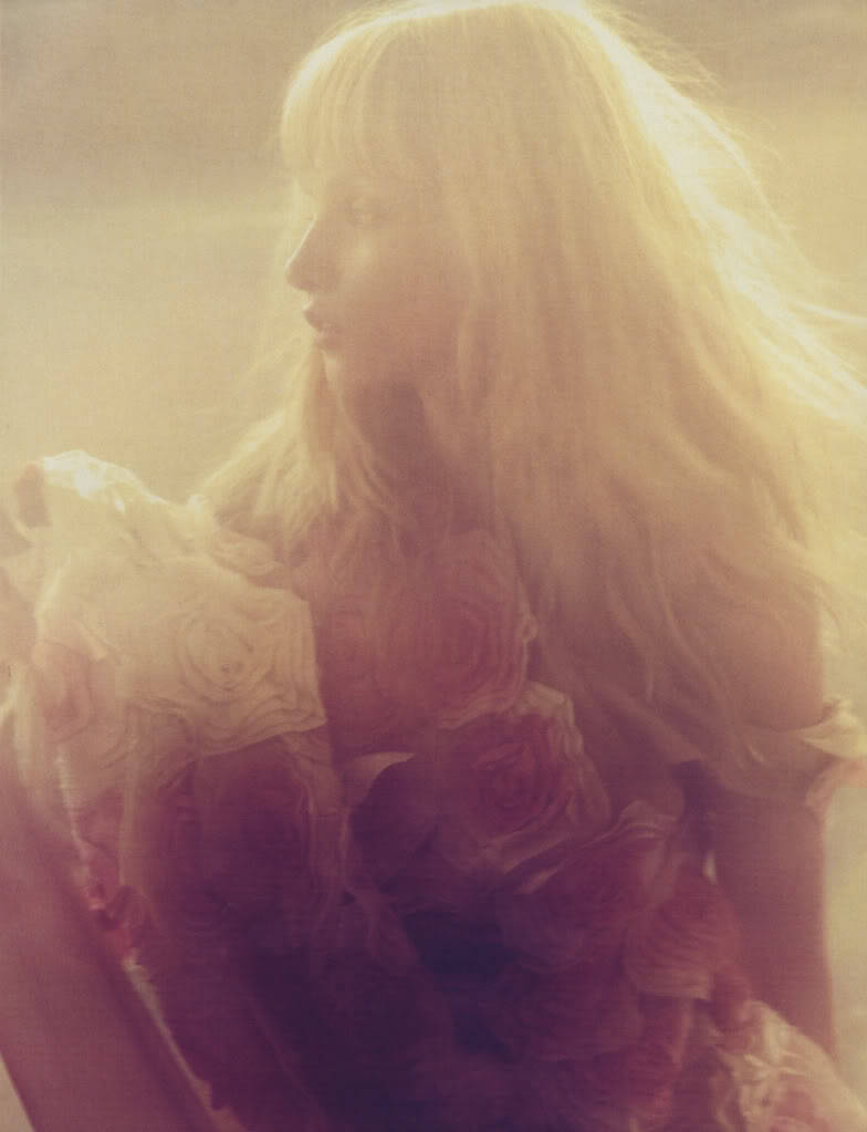 annaszczekutowicz:  contemplatingthoughts:  letsgotobed:freckletoes:(via papertissue)