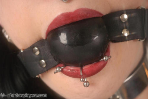 sinnerunrepentant:shinyretrostingy: fluffyropes: gh2u: Pierced Lips, Ball Gagged