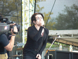 (via fuckyeahdaveyhavok) Love himmm.