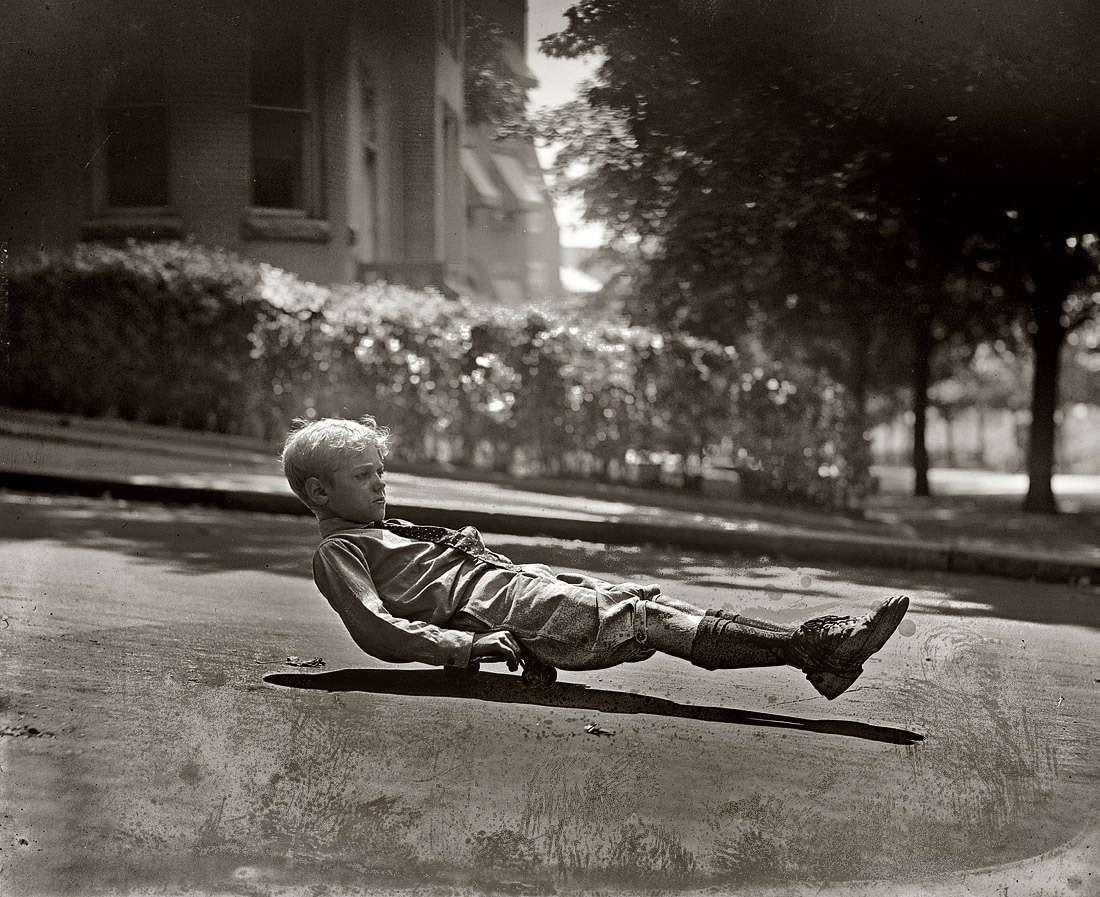 liquidnight: “ Clarence E. Sherrell, son of the Washington D.C. superintendent of public buildings, skating coffin-style down an unknown street, September 15, 1922 [via Shorpy] ”