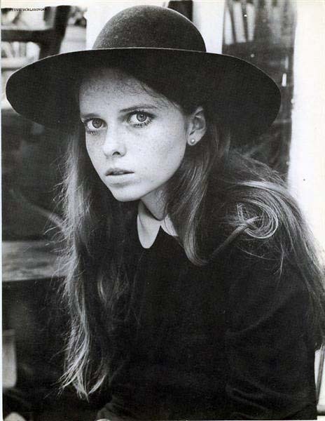 longlongtimeago:  alimichael:  juliabunny:  pinpricks:  Stephanie Farrow    