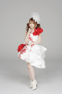 mifei:  gkojax:  pound66:  New Tanaka Reina’s profile picture.