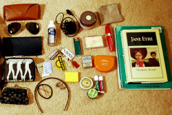 (via fuckyeahwhatsinyourbag)