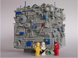 cocokashi-co:  classics:  ak47:  seiichirou:  legoexpress:  LEGO Borg (via hewhocannotbenamed)(via studiomj)