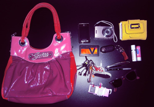 fuckyeahwhatsinyourbag:  :) Submitted by: I’m crying out loud