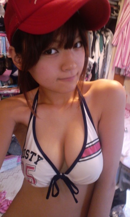 mifei: bbsmaster:  karakurenai:  33rpm:  こんにちは魔女っこです(¨；)。の画像 | 魔女っこ　さや佳、しほ乃オフィシャルブログ「がんばり魔女！！」Po