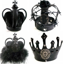 Flxfelicis:   Kobako:   Acide-Boys-Make-Bombs:   Mysterieux:   Gothic Lolita Crowns