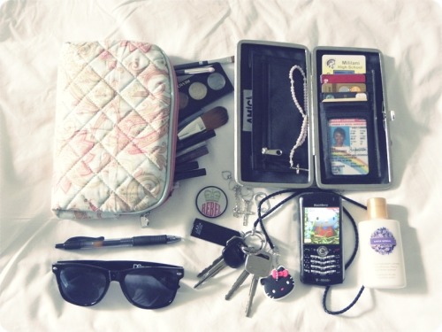 fuckyeahwhatsinyourbag:  Submitted by: Sherycher Ah, love the whole thing, especially the sunnies <3