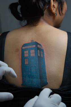 fuckyeahtattoos:  TARDIS tattoo via 