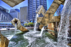 venji:  de-hut:  Vaillancourt Fountain on the Embarcadero (via Mark Interrante (aka pinhole))  