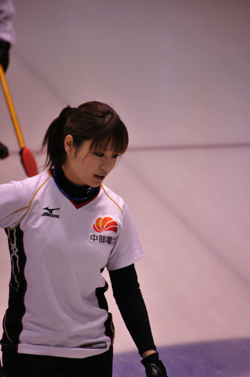 081181: 4kshike: カーリング界の佐々木希　美人すぎるカーリング選手 市川美余さん (via tnoma) のまさん、どうも。