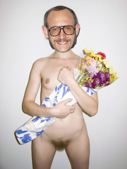 Check out photographer Terry Richardson&rsquo;s tumblr diary. terrysdiary:  Me and My Big Muff! 