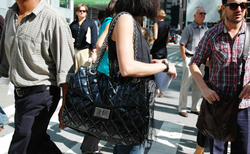 (via fuckyeahwhatsinyourbag)