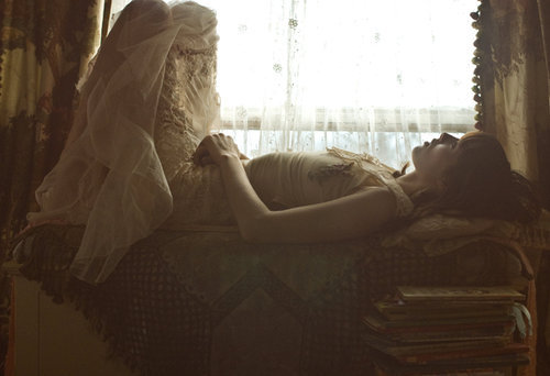 igotosleeptodream:  ragsandtatters:  beautefragile:  we heart it    