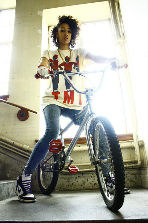 eztoride:  spiritualcyclist:  bikes-cycling:  benjaminjtaylor:  James Clothier - Streetwear shoot. A