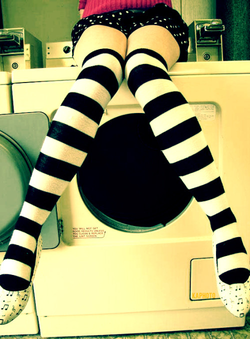 highlandvalley: scalable: specialwink: nxaxmxa:  mintchip:  laundry-mat four by ~kariiissa on devian