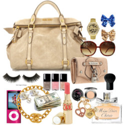 fuckyeahwhatsinyourbag:  that would be in my bag :D love your blog ♥ xoxo Submitted by: My daily juiice