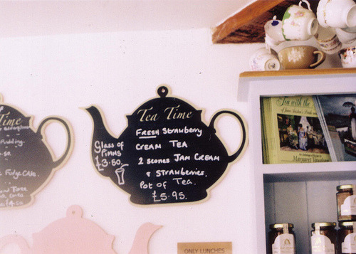 3 (via The Unicorn Emporium) Mine from the summer (from my forgotten flickr!). I still can’t believe I can take such photos, i shouldn’t be so lazy about taking film.
