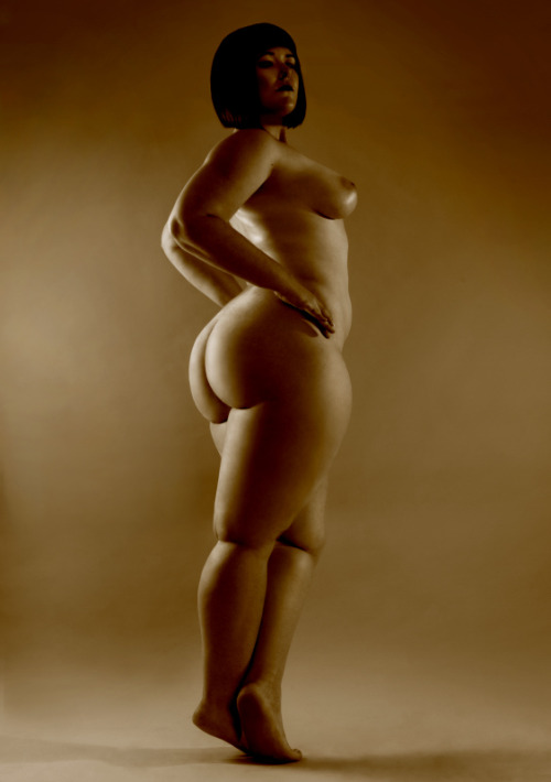 anything-that-moves:  thethickness:  Stella Dean   LINDA incrívelmente linda!!!