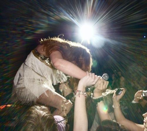 fuckyeahflorencewelch:  (via inpursuingdesign)  favourite