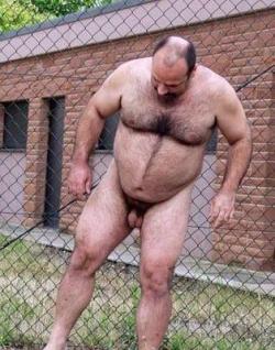 hungryformeatymen:(via beardedfurrysmurf, beardedfurrysmurf, bearbuddy-blog) Love his  bushy pubes!! (via hungryformeatymen)