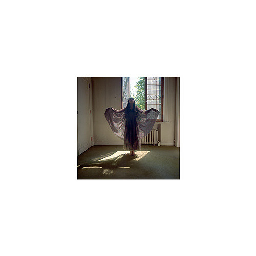   (via quatre merles) (she also happens to be a very favourite photographer of mine)