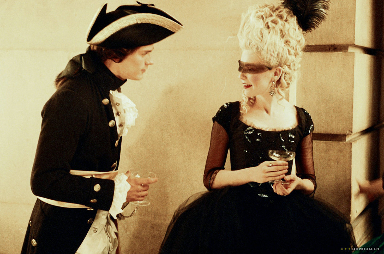 hannastrainstation:  nataliaamor:  (via fuckyeahcostumedrama)  