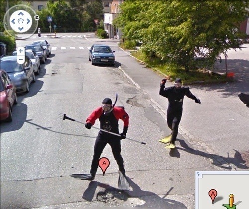 annicka:  norwegians with pitchforks attack google street view (via gawker)  Google maps hehehe