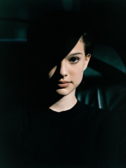 Natalie Portman Photo By Jean-Marie Perier, 1999
