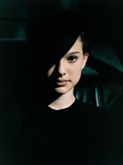 Natalie Portman photo by Jean-Marie Perier, 1999