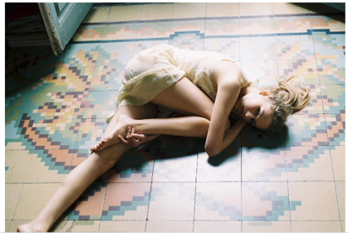 hannastrainstation:  killmetheking:  »btwnwindows  