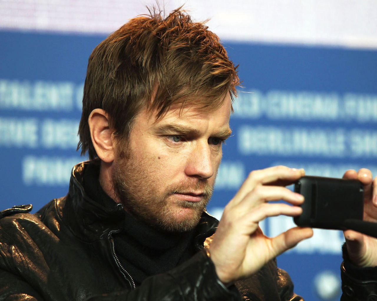randomanimosity:  warningdontreadthis:  The scruff, oh my lord.  Yes, that scruff