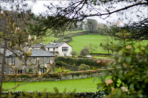 apassingfeeling:  Beatrix Potter’s Other Home - Hill Top, Cumbria (via Ian Livesey)   I’m possibly going there in the summer!