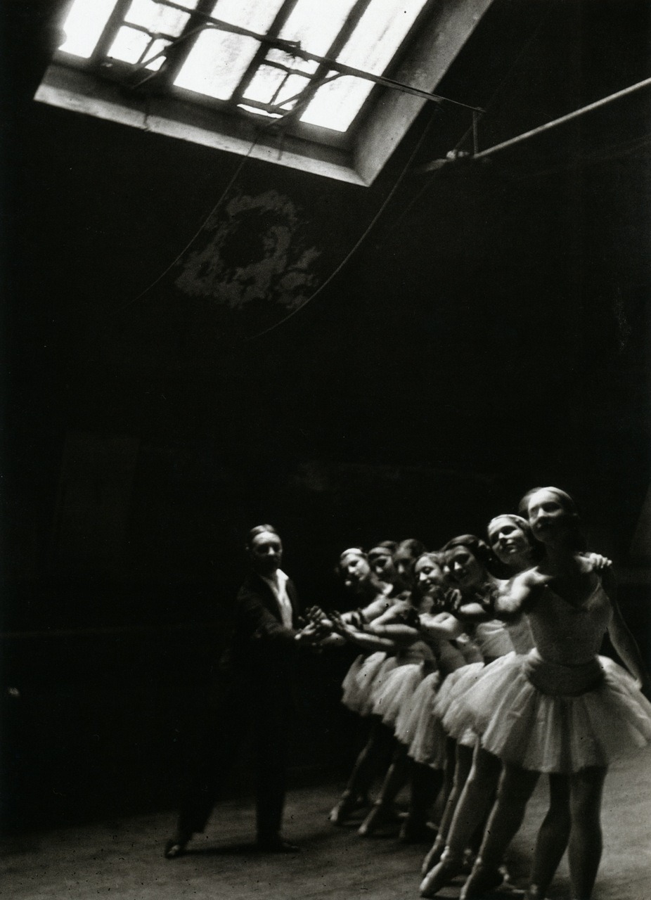 starmaps:  c-igarettes-and-coffee:  avanishedtime:  m3zzaluna:  alfred eisenstaedt,