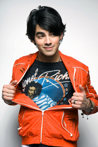 joejonasspam:  hipsterical:  joejonasspam:  Yea Joe, cuz that’s not sexy as hell…