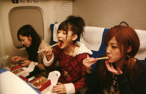 kasukabe29: umedaerika:  Hello!Project and Morning Musume Picture Board - Hello!Online