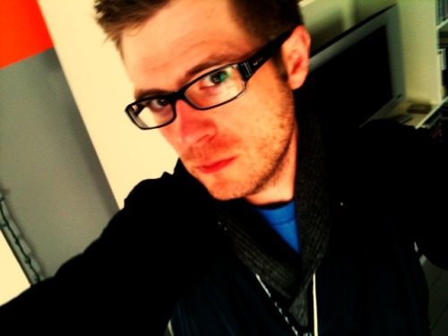 hotgaynerds:  Got new glasses. 
