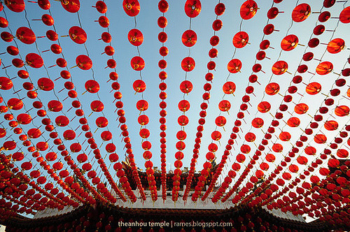 TheanHou Temple on Chinese New Year (via Rames Studios)