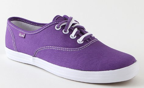 heckyeahawesome:  shutupmygod:  hellafellafoool:  danabulilit:  ADVANCE BIRTHDAY GIFT? :((( as in ang cute talaga e -____-  OHMYG. AKIN KA NALANG :x  SHIT THAT’S WHAT I’M ASKING FOR. EXCEPT THE IT’S VANS, THE ONES I WANT.  Eh, I waaant. :3