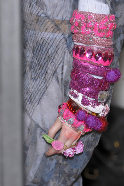 igotosleeptodream:  meadham kirchhoff fall 2010 rtw 