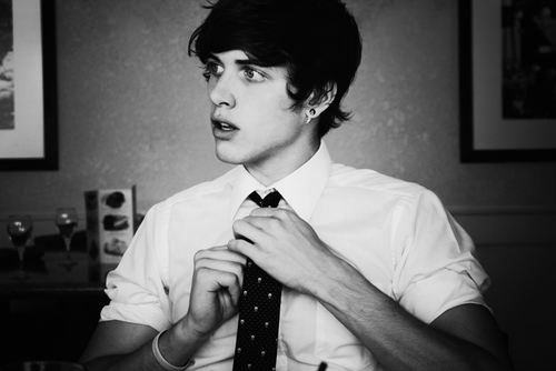 fuckprincecharming:  chrissnicole:  (via christiekathlyn)  Whoa whoa whoa whoa sir.